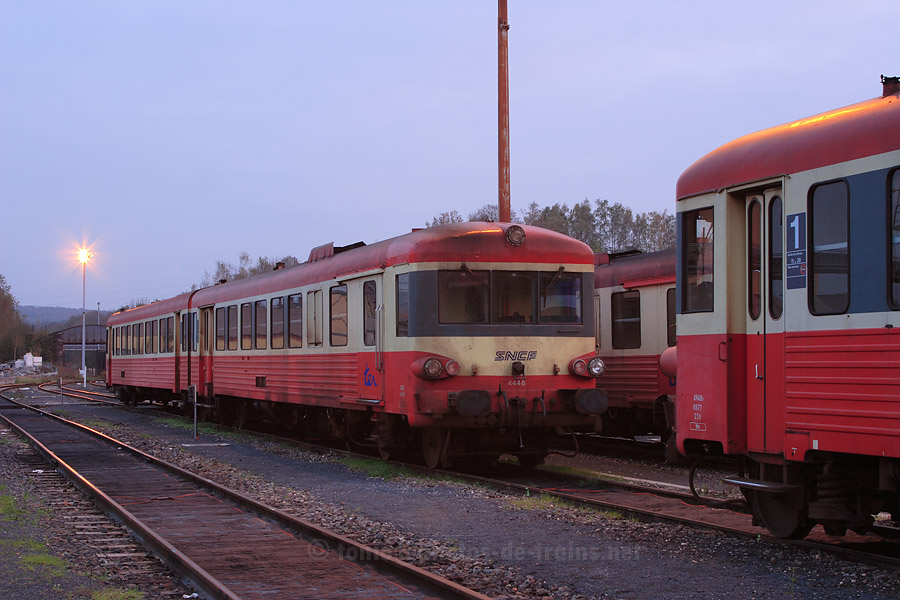 Vue des X 4363, X 4415 et X 4446 au d&eacute;p&ocirc;t de Sarreguemines.