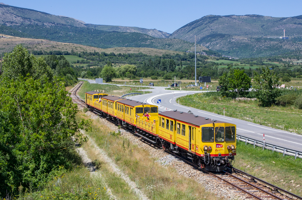 Cette composition estivale de Z100 passe à côté de la frontière Franco-Espagnole en se dirigeant vers Bourg-Madame.