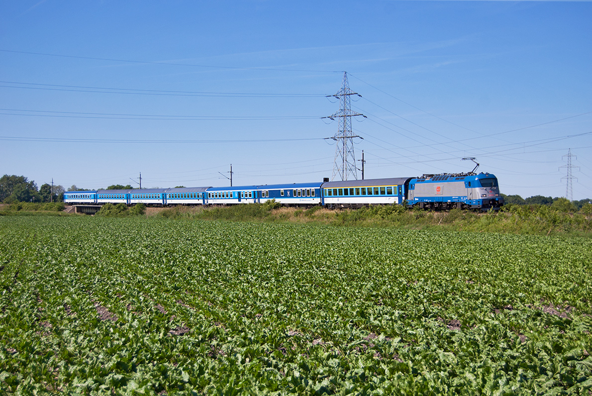 À cause de travaux sur la ligne principale entre la capitale autrichienne et Wr. Neustadt, tous les trains rapides étaient détournés par la "Pottendorfer Linie".