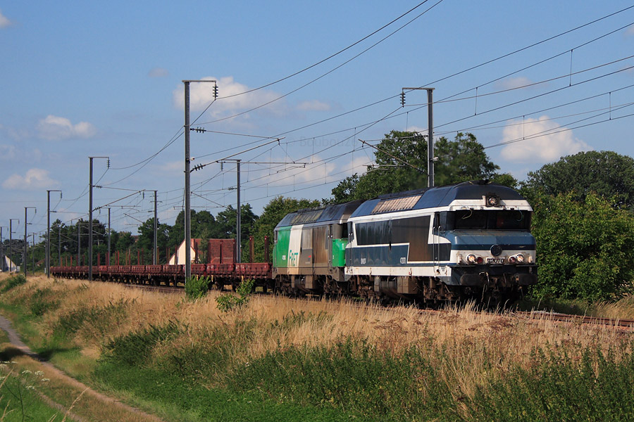 La CC 72070 tracte la CC 72083 sur le MA100 95071 Vierzon - Sibelin.