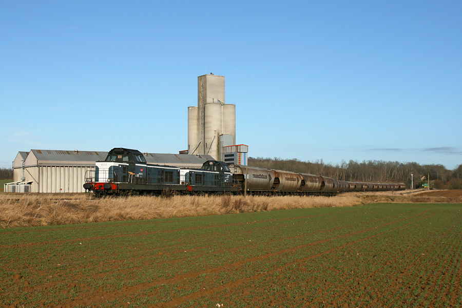 L'UM de 66000 vient de former le train de c&eacute;r&eacute;ales et s'appr&ecirc;te &agrave; rejoindre Provins puis Longueville.