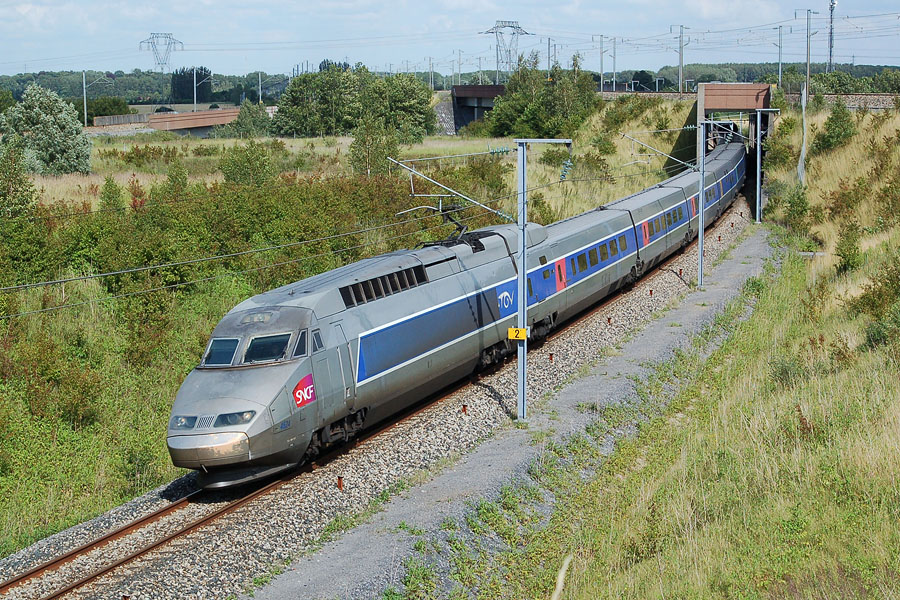 TGV Réseau tricourant 4524 assurant le TGV 9836 Bruxelles - Montpellier.