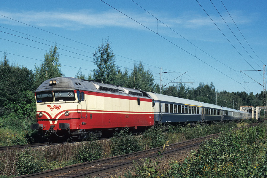 Dr13 2324 + P 106 Tampere - Turku à Lempäälä