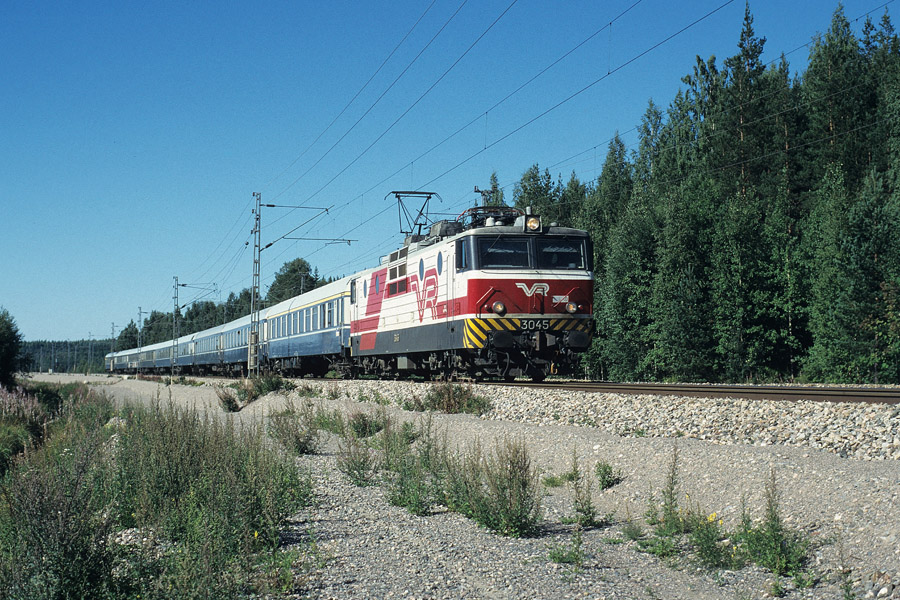 Sr1 3045 + P8 pour Helsinki &agrave; Monni