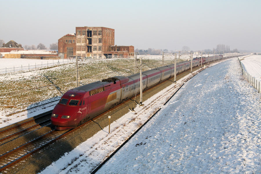 Passage &agrave; Marcq (commune d'Enghien) du Thalys 9436 K&ouml;ln Hbf - Paris Nord assur&eacute; par les rames 4535 et 4342 (la rame 4535 n'effectue que le trajet Bruxelles Midi - Paris Nord).