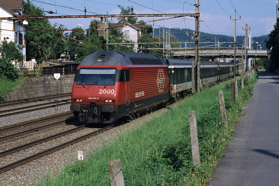 Re 460 040-9 + IC 736 St Gallen - Gen&egrave;ve A&eacute;roport &agrave; Winterthur.