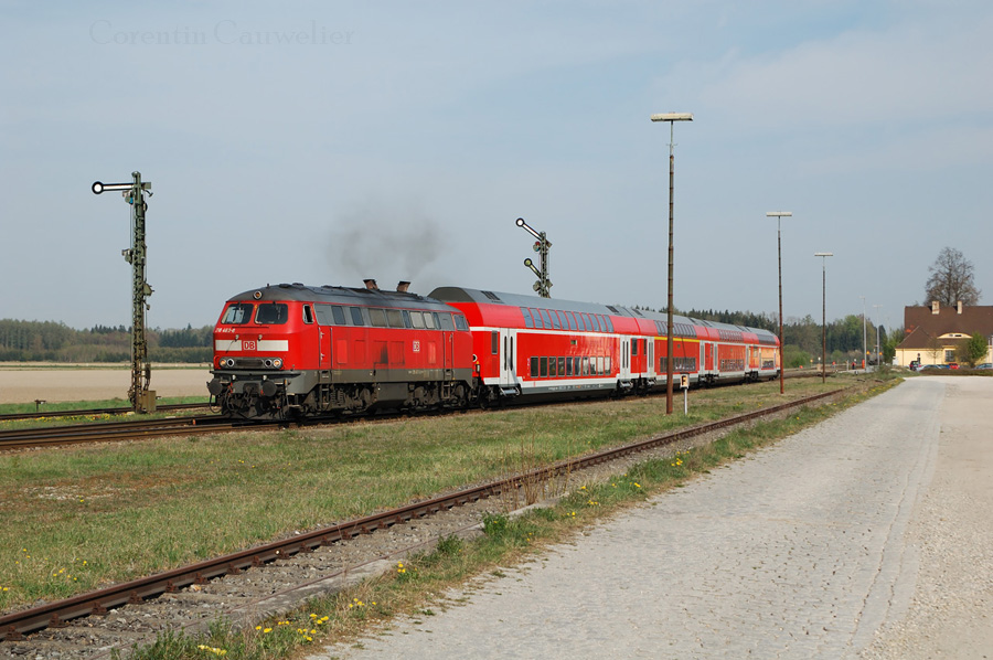 La 218 463-8 d&eacute;marre de T&uuml;&szlig;ling avec le RB 27085 Landshut (Bay) HBF - Salzburg HBF