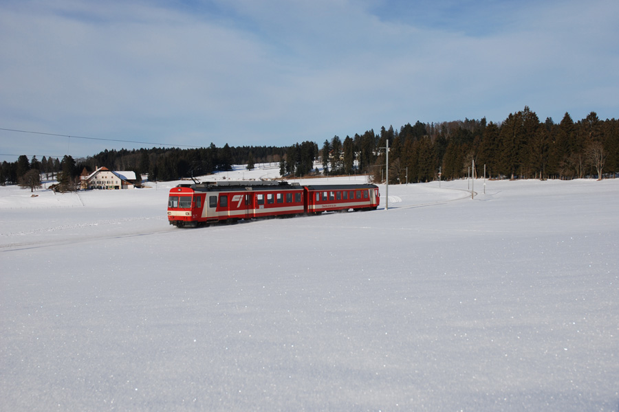 Train r&eacute;gional La Chaux-de-Fonds - Tavannes &agrave; La Chaux-d'Abel.