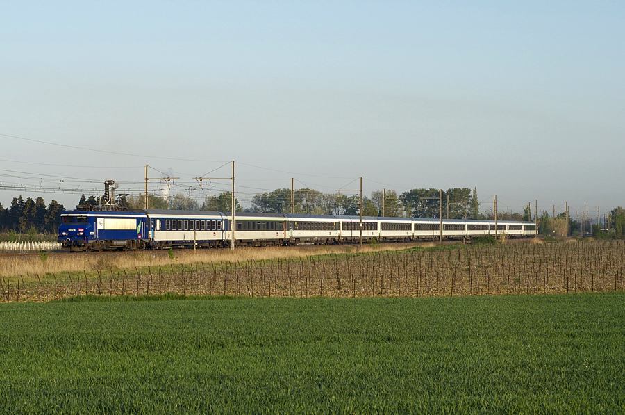 BB 22218 sur l'Intercit&eacute;s de Nuit Strasbourg/Luxembourg - Nice.