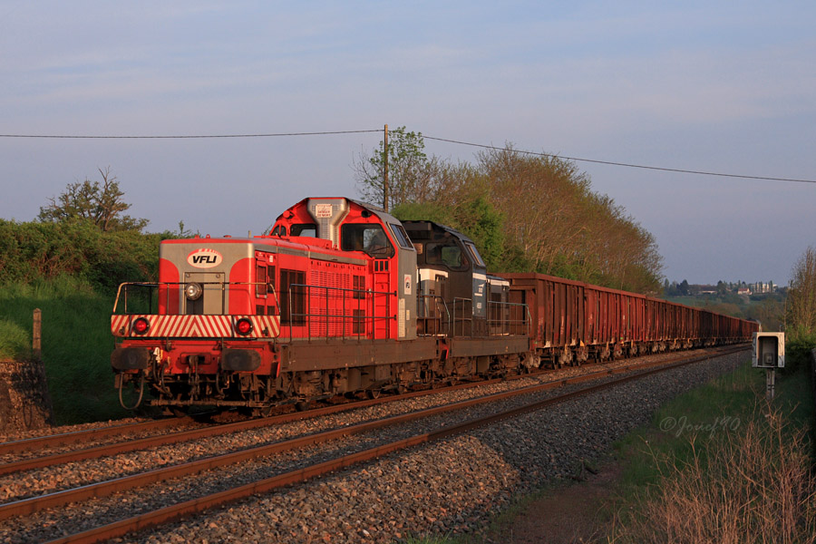 Une UM de BB 66000 VFLI assure la pousse d'un train de tombereaux apr&egrave;s que le CC 72067 (lou&eacute; &agrave; VFLI) ait demand&eacute; le secours en t&ecirc;te de sa rame de tombereaux, causant un retard de plus de 3h pour lui et de plusieurs dizaines de minutes &agrave; 1h aux TER qui le suivaient. La pousse n'ira que jusqu'&agrave; Montchanin o&ugrave; le train sera gar&eacute; en attendant qu'un autre 72000 VFLI (72091) vienne prendre en charge le train.