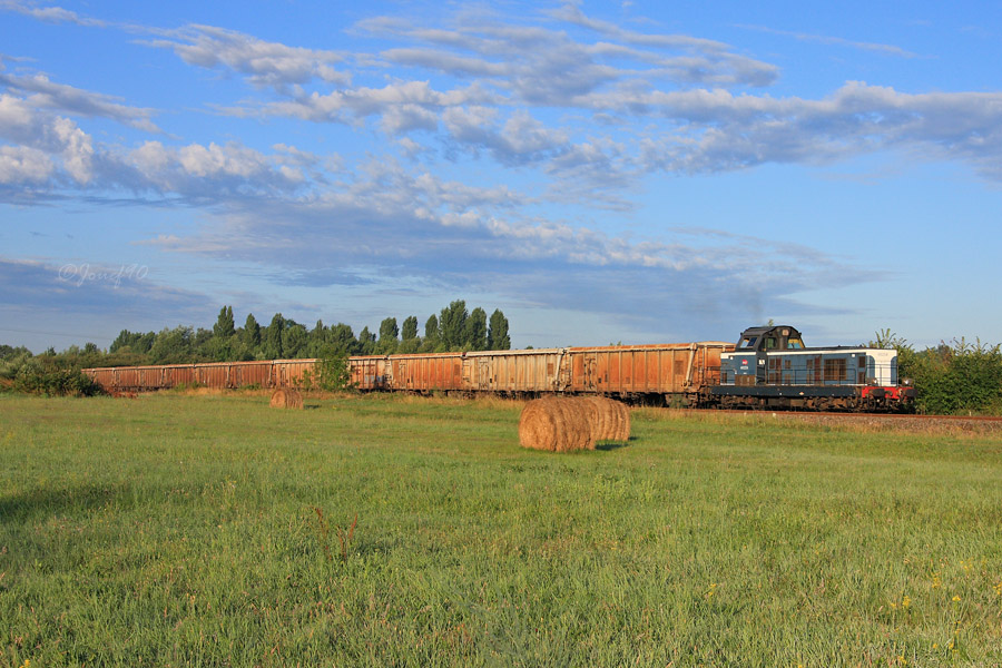 La BB 66254 est en t&ecirc;te d'un train de desserte reliant Bordeaux &agrave; St Mariens.