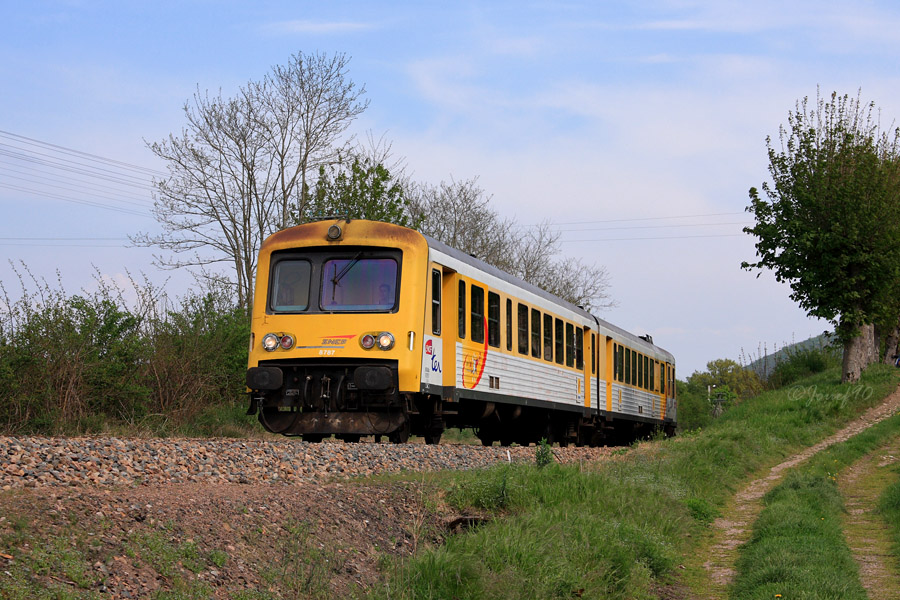 L'X4787/XR8787 est vu sur un W Montchanin - Etang. La rame sera r&eacute;utilis&eacute;e le soir m&ecirc;me au TER 892704 Etang - Autun.
