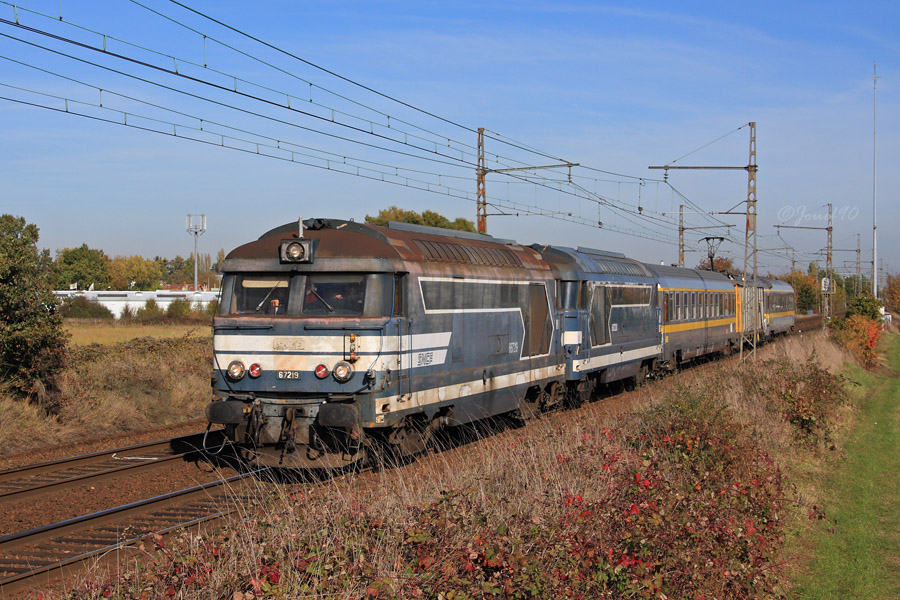 Lucie, Vulcain et V&eacute;ronique m&egrave;nent bon train en prenant place derri&egrave;re deux BB 67200 afin de r&eacute;aliser une campagne d'essais entre Le Mans et Chartres.