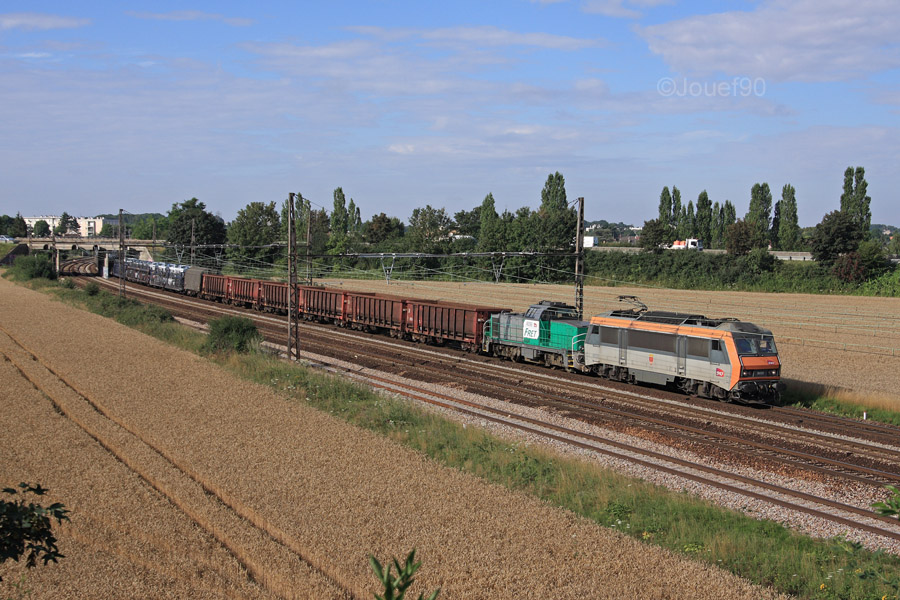 Une Sybic remonte le train de wagon diffus N&deg;56812 (retard&eacute;) depuis Rennes o&ugrave; un 60000 CV &agrave; pris place.