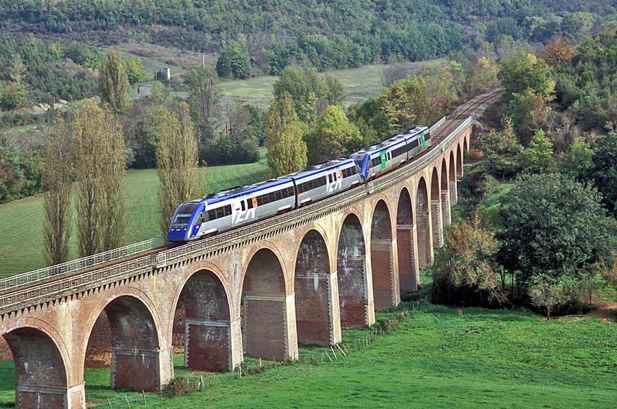 UM d'X 72500 sur un TER Toulouse - Clermont.