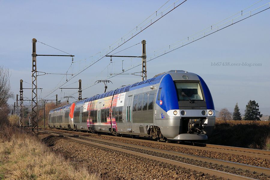 Une image maintenant du pass&eacute; avec le cadencement en Rh&ocirc;ne-Alpes ; un TER Dijon - Lyon, qui plus est, assur&eacute; par des ZGC.