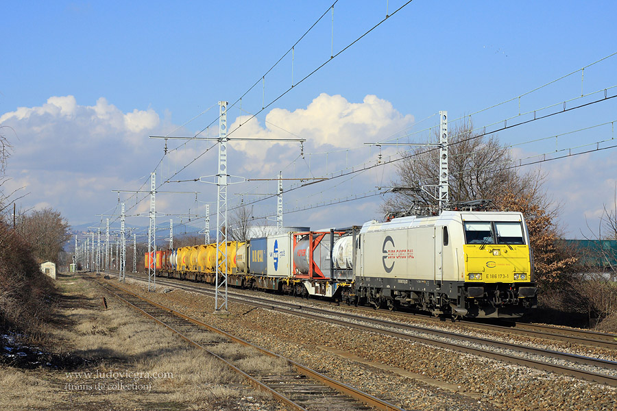 Les Traxx sont d&eacute;sormais aptes &agrave; rouler en France. Elles s'emparent petit-&agrave;-petit des trains de l'op&eacute;rateur ECR qu'assuraient jusque l&agrave; les Class66/77.