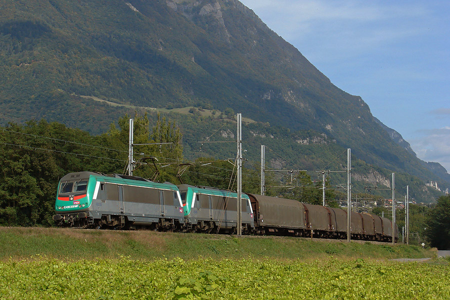 UM de BB 36000, BB 36358 en t&ecirc;te, sur un train d'eau en provenance de la Maurienne.