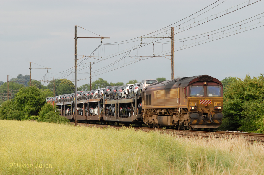 Class 66 sur un Gen&egrave;ve - V&eacute;nissieux, pr&egrave;s de Meximieux.