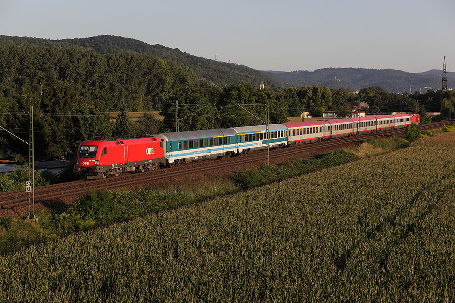 BR 1016 004 avec l'EC 112 entre Hemsbach et Laudenbach.