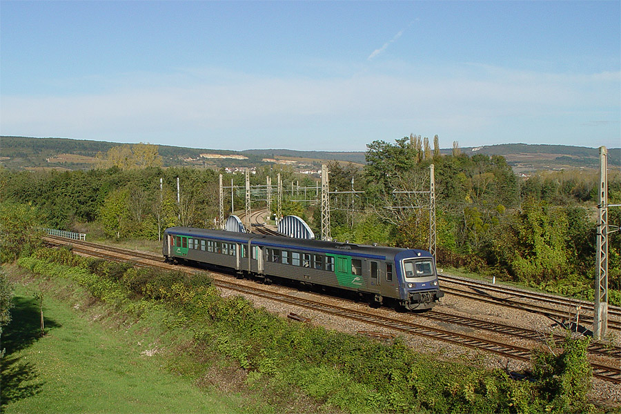 Entr&eacute;e en gare de Chagny du train 875608 Clermont-Ferrand - Dijon. Ce service inter-r&eacute;gional a, durant de nombreuses ann&eacute;es, &eacute;t&eacute; assur&eacute; par des RTG ou des ETG.