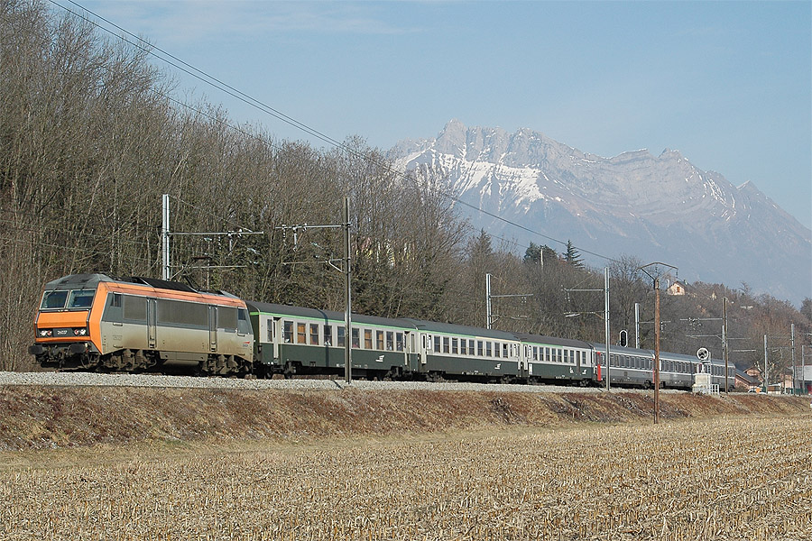 Passage &agrave; Cruet du TER 883260 Bourg St Maurice - Aix.