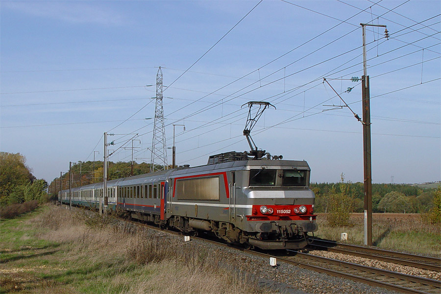 L'EuroCity 91 "Vauban" Bruxelles-Midi - Milano-Centrale &agrave; Landroff.
