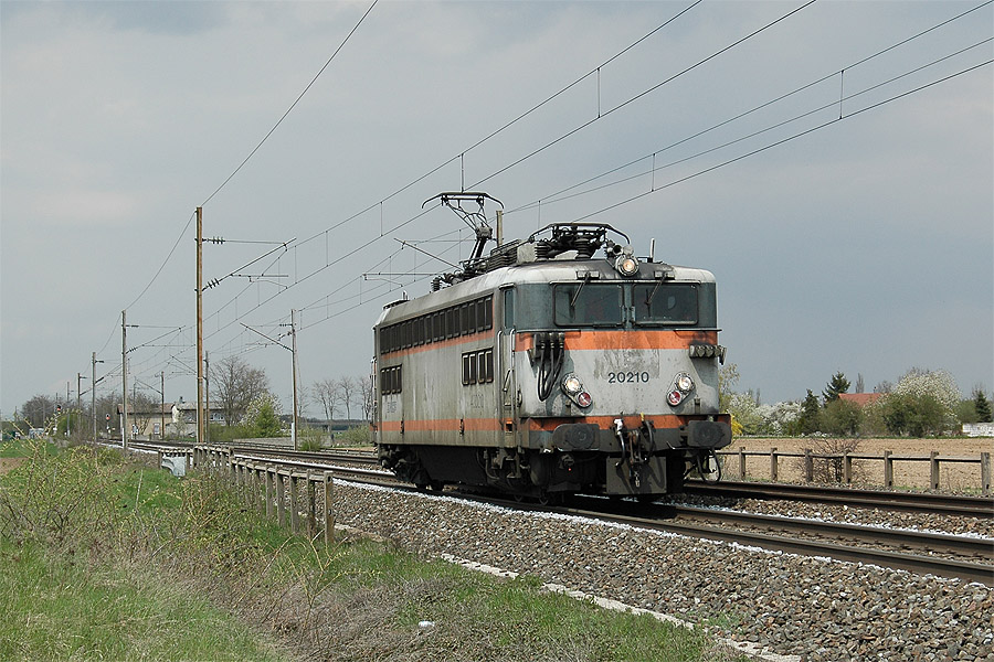 Passage &agrave; Habsheim de la BB 20210 en marche 96383 Mulhouse - B&acirc;le.