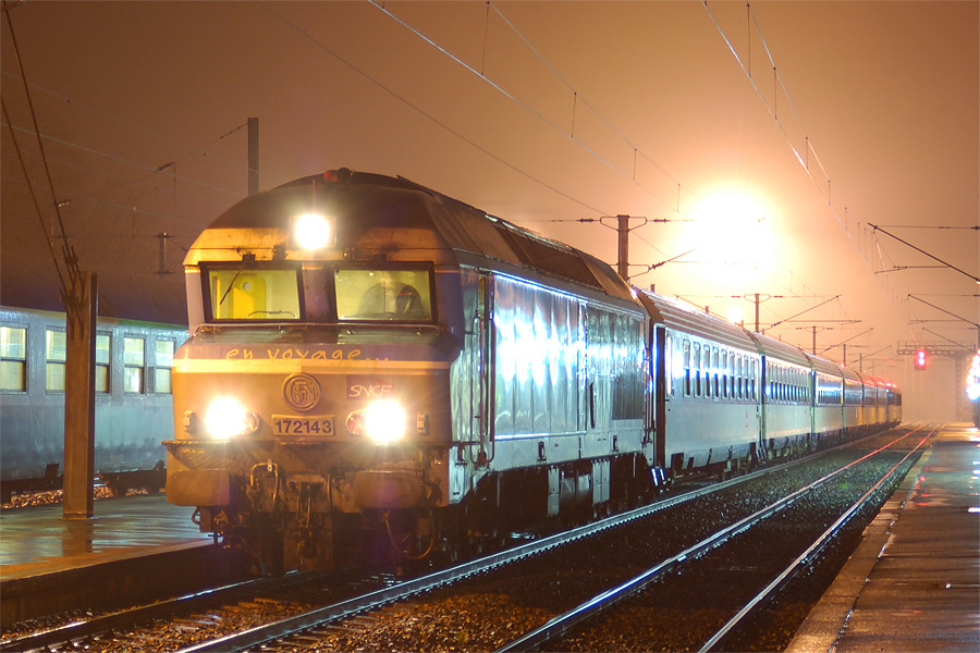 Le 72143 à Chalindrey, en tête du train 4805 Calais-Ville - Bourg St Maurice.