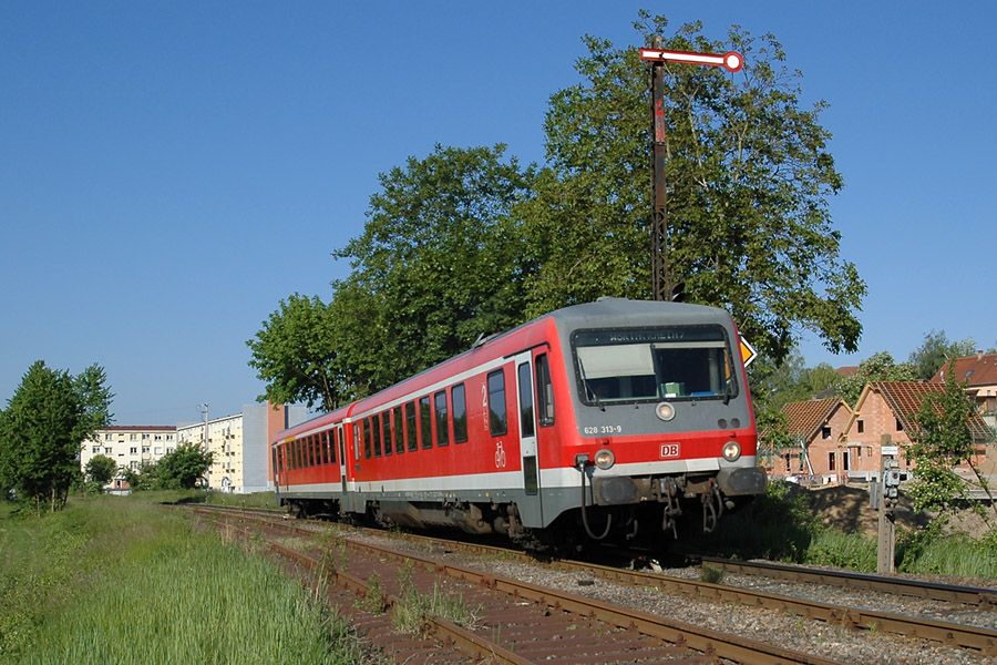 Le train 18860 quitte Lauterbourg pour Woerth.