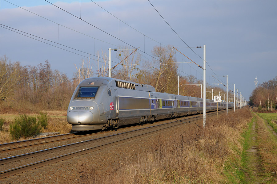 Le train 9221 "Lyria des Grisons" Paris-Est - Chur &agrave; Eckwersheim.