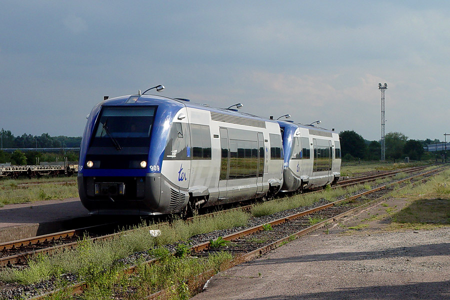 Entr&eacute;e en gare de Lauterbourg du train 20110 Strasbourg - Ludwigshaffen, affret&eacute; par un groupe allemand pour une visite sur Strasbourg. Ce train marquera un tr&eacute;s court arr&ecirc;t, avant de reprendre sa route vers l'Allemagne.