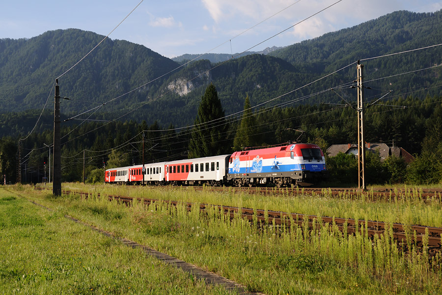Passage &agrave; Ledenitzen, de la 1116 108-0 sur le REX 1751 Friesach in Ktn 05h52 - Rosenbach b.Villach 07h56