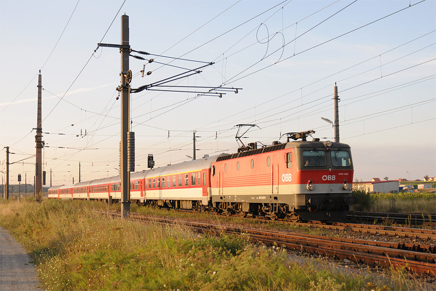 IC 400 "Donau" Bratislava Petrzalka 05h47 - Wien Westbf 07h01.