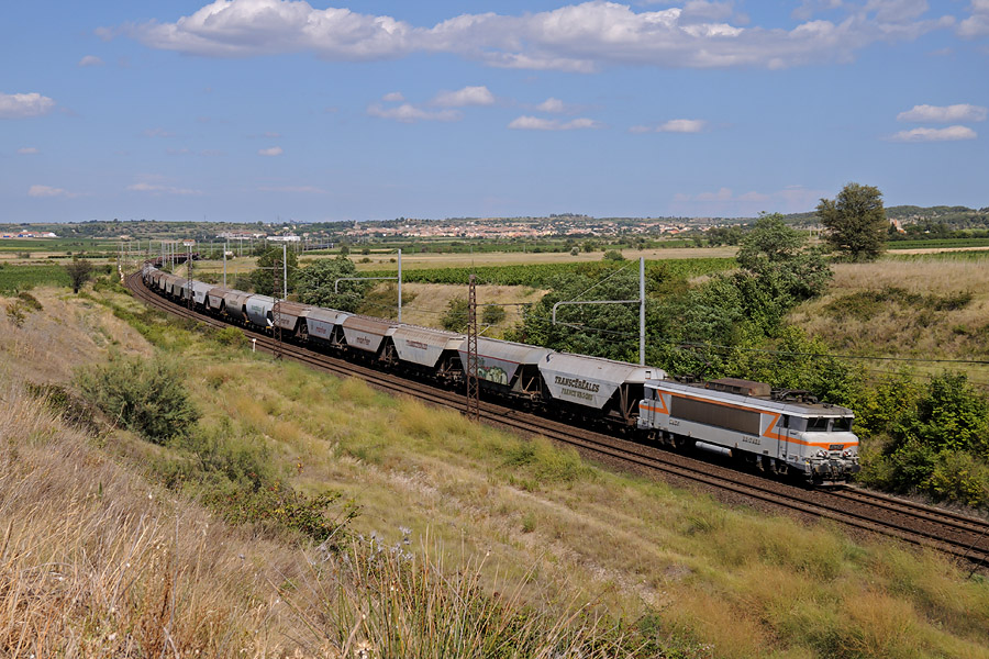 BB 7426 au train 75617 Miramas - St Jory &agrave; P&eacute;ries.