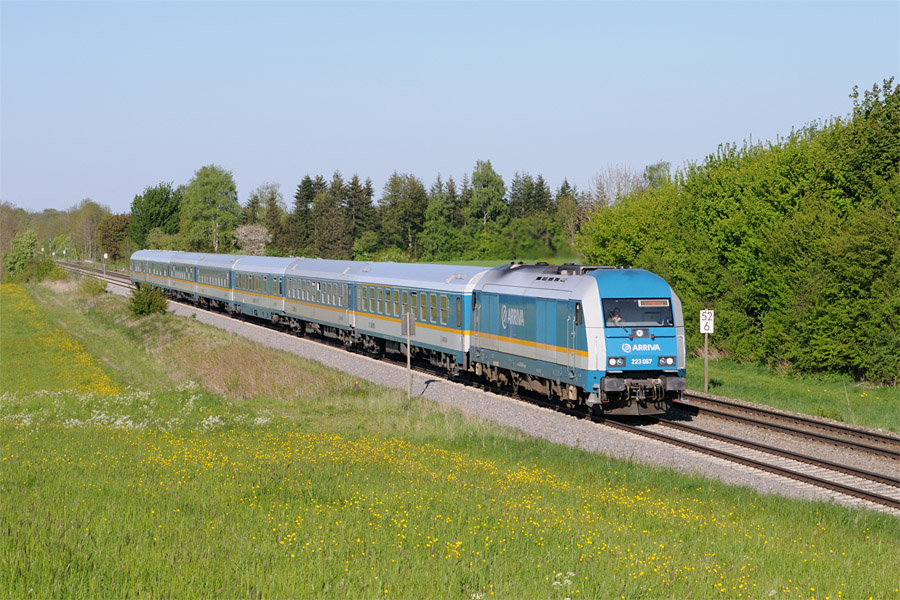 La BR 223 067 en t&ecirc;te du train ALX 86216 Munchen Hbf 17h21- Immenstadt - Lindau 20h08/Oberstdorf 19h41 au passage &agrave; Epfenhausen.