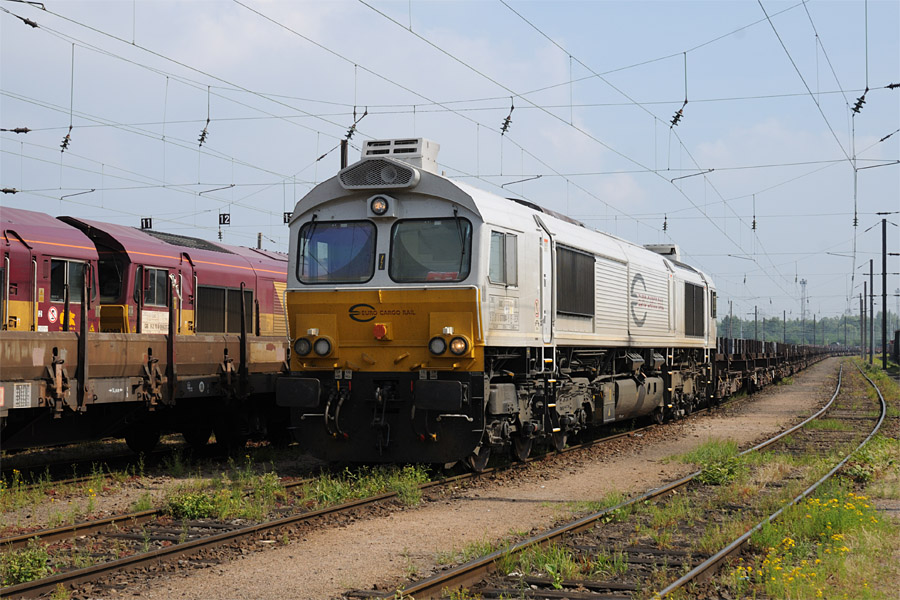 Le train 47444  - Ebange &agrave; Valenciennes. Ce train transporte des blooms, destin&eacute;s &agrave; la frabrication de rails dans l'usine Corus de Hayange.