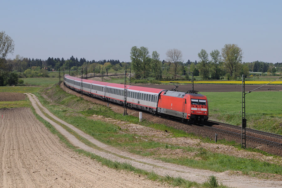 L'EuroCity 63 M&uuml;nchen Hbf - Budapest Keleti pu au passage &agrave; Hattenhofen.