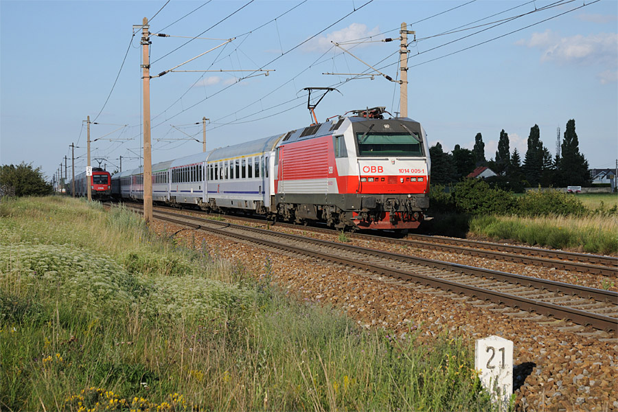L'EuroCity 105 "Sobieski" Warszawa Wschodnia - Wien Sudbahnof au passage &agrave; Helmahof sur la Nordbahn.