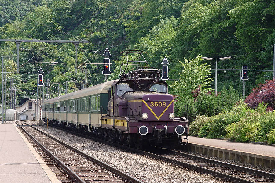 Entr&eacute;e en gare de Kautenbach, du train 3714 Luxembourg - Trois-Vierges.