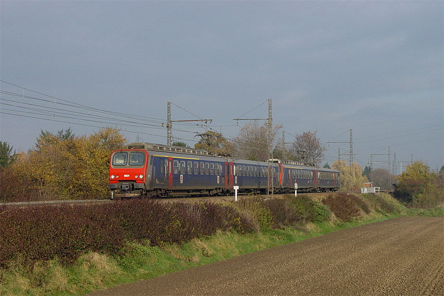 Le TER 891409 Dijon-Ville - Lyon Perrache passe &agrave; Sennecey le Grand, compos&eacute; d'une UM avec en t&ecirc;te la Z 9631 et en queue une Z 9500.