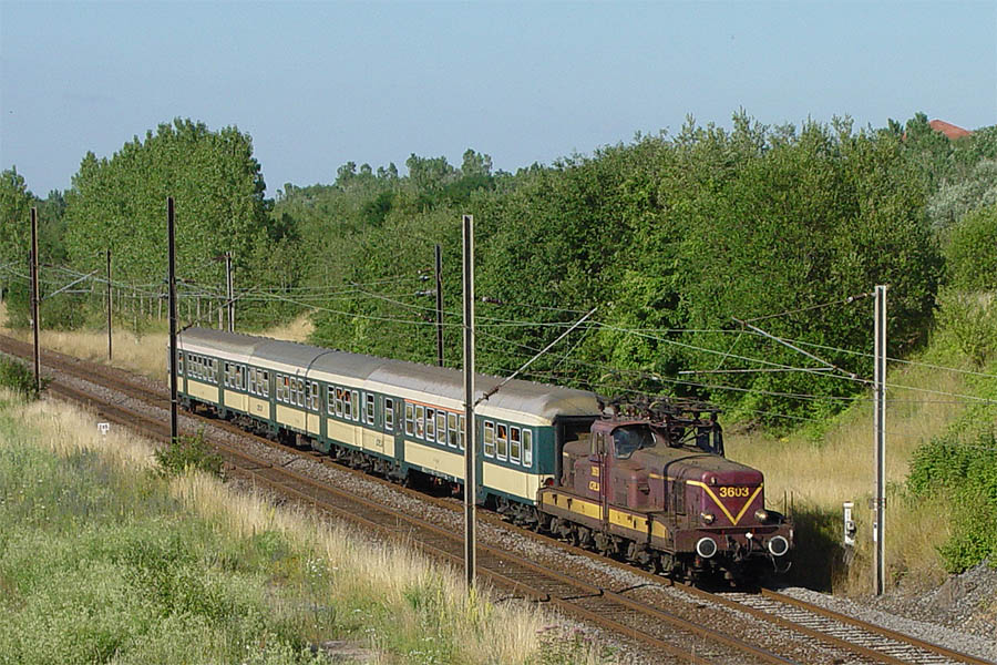 Arriv&eacute;e &agrave; son terminus du TER 833262 Luxembourg - Longwy. Il est tract&eacute; par la 3603 des CFL et compos&eacute; exclusivement de voitures Wegman.