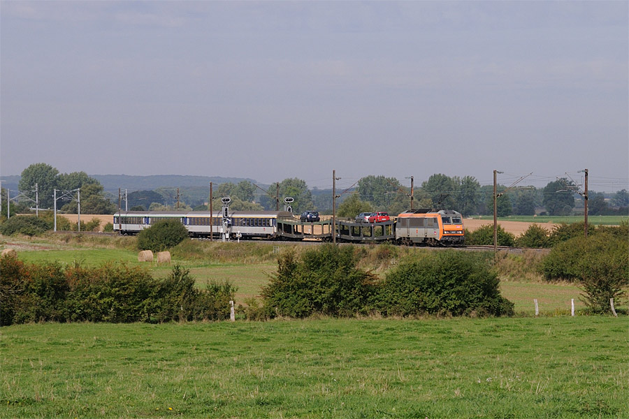 Le train 24577 Quimper - Strasbourg &agrave; Baudrecourt, lors de sa derni&egrave;re ann&eacute;e de circulation.