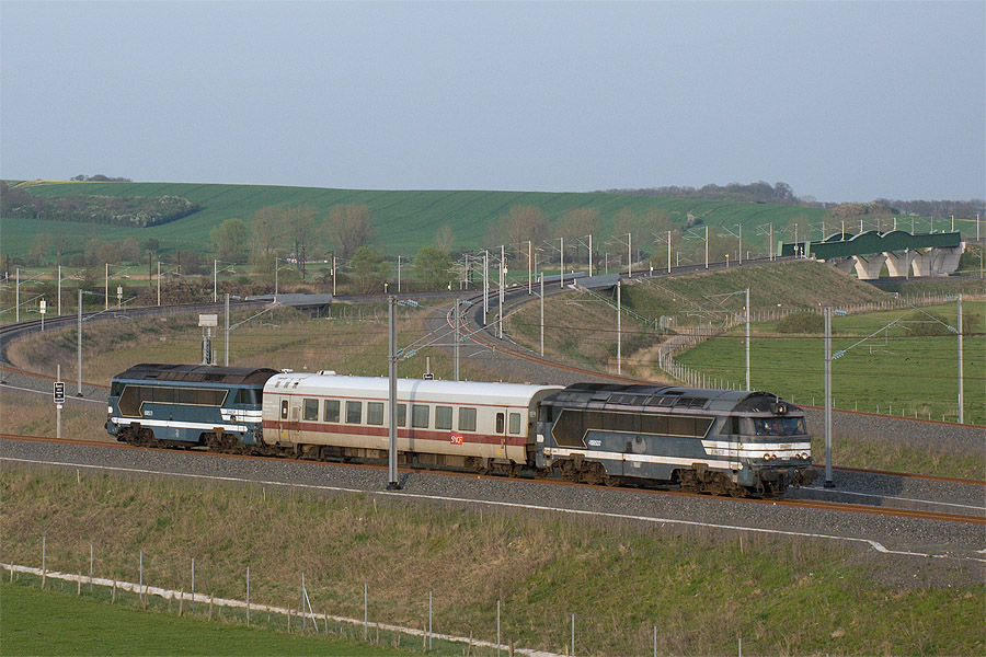 Train de mesure radio GSM sur le raccordement d'Herny de la LGV Est-Europ&eacute;enne.
