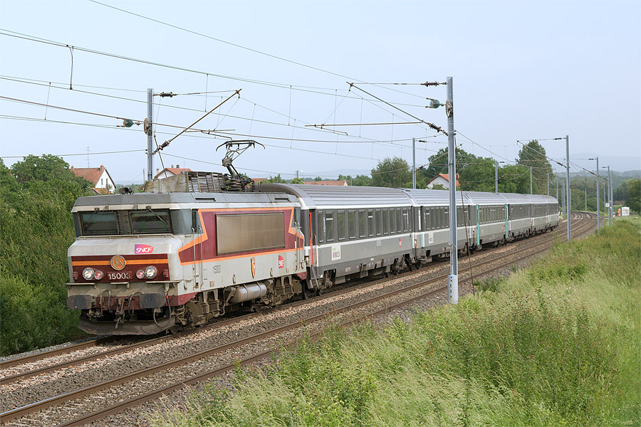 Le TER 830350 Strasbourg - Metz quitte R&eacute;ding.