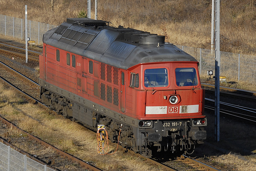 La BR 232 191-7 en repos pour le week-end. Elle est branch&eacute;e &agrave; une alimentation ext&eacute;rieure pour recharger la batterie.