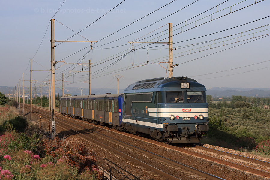 Assurant le W 786320, la 67580 tire sa petite RRR de Marseille &agrave; Miramas, peu avant Saint-Chamas.