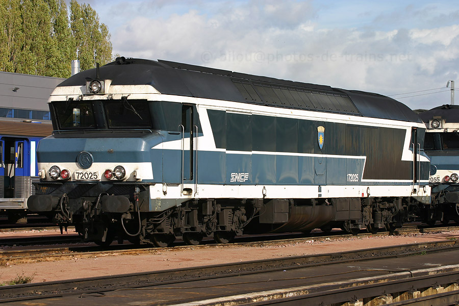 D&eacute;sormais radi&eacute;e des effectifs de la SNCF, la CC 72025 se repose d&eacute;finitivement, ici au d&eacute;pot de Tours-St-Pierre.