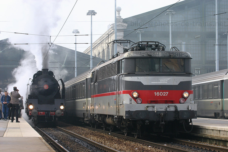 Apr&egrave;s un &eacute;t&eacute; pass&eacute; en Bretagne, voici la 231 K 8 en t&ecirc;te d'un train historique de l'Ajecta pour Amiens, via Creil. Elle reviendra &agrave; Paris dans la soir&eacute;e, mais par Beauvais cette fois-ci.